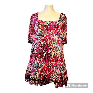 Gitano 18/20 ruffle bottom poly/spandex blend geometric print tunic